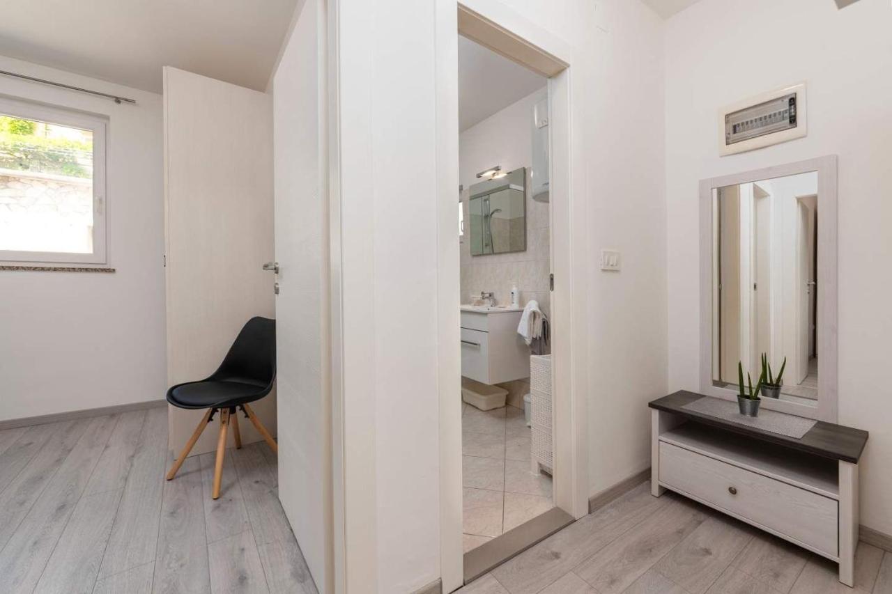 Apartmani Astrid Rabac Eksteriør billede